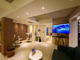 MIT HOTEL