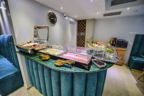 MIT HOTEL