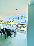 Aphrodite Plaza