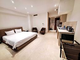 Aphrodite Plaza