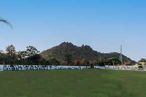 Hotel Bafna Lawn