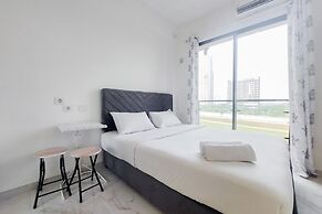 Fully Furnished With Cozy Studio Sky House Bsd Apartment