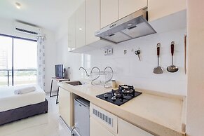 Fully Furnished With Cozy Studio Sky House Bsd Apartment