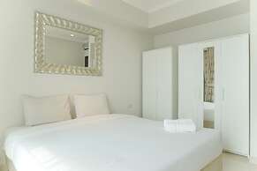 Homey And Comfort Stay 2Br Bellezza Apartment
