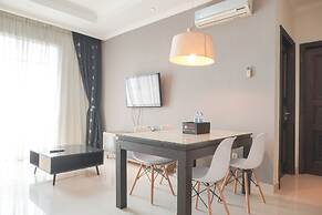 Homey And Comfort Stay 2Br Bellezza Apartment