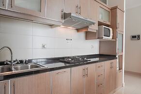 Homey And Comfort Stay 2Br Bellezza Apartment