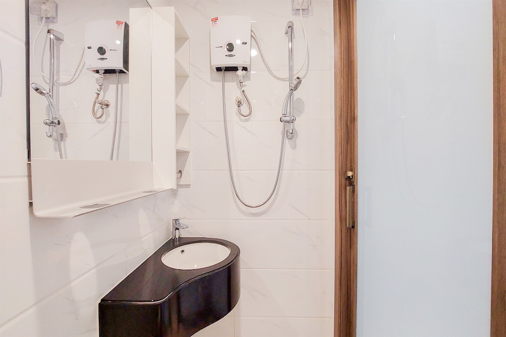 New And Comfy Studio Sky House Alam Sutera Apartment