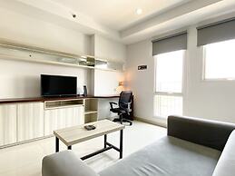 Spacious And Comfy Studio Room Azalea Suites Apartment