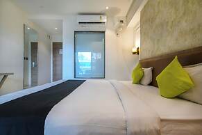 Hotel Holiday