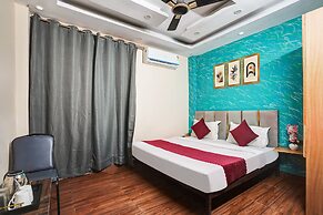 Hotel Twamev Couple Friendly Laxmi Nagar