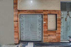 Hotel Twamev Couple Friendly Laxmi Nagar