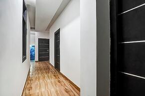Hotel Twamev Couple Friendly Laxmi Nagar