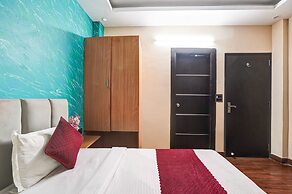 Hotel Twamev Couple Friendly Laxmi Nagar