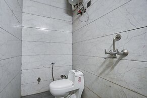 Hotel Twamev Couple Friendly Laxmi Nagar