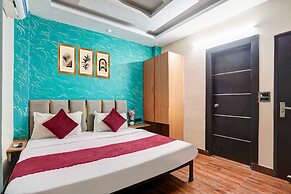 Hotel Twamev Couple Friendly Laxmi Nagar