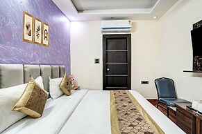 Hotel Twamev Couple Friendly Laxmi Nagar