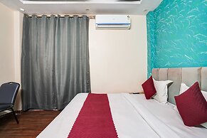 Hotel Twamev Couple Friendly Laxmi Nagar