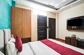 Hotel Twamev Couple Friendly Laxmi Nagar