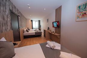 Mahya Hotel