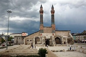SiVAS LEON OTEL