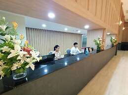 Mayflower Grande Suite Hotel