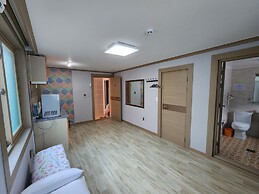 e cozy Hotel