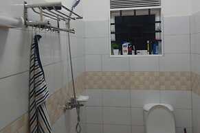 Cozy 2-bed Apartment in Akright City, Bwebajja