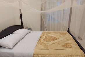 Cozy 2-bed Apartment in Akright City, Bwebajja