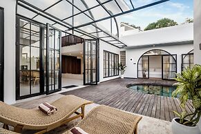 Casa Copper by Alfred in Bali