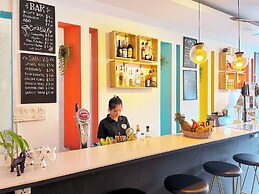 THE PLACE Hostel & Pool Bar