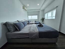 Maritime Suites by The Only Bnb