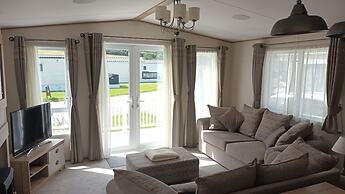 Project Binka - Luxury Caravan / Lodge 2 Bedrooms