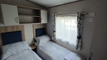 Project Binka - Luxury Caravan / Lodge 2 Bedrooms