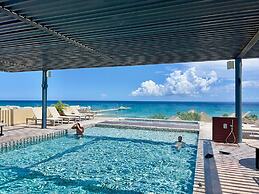 Centric condo by Casago