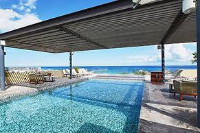 Centric condo by Casago