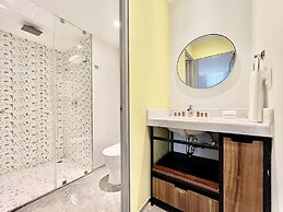 Centric condo by Casago