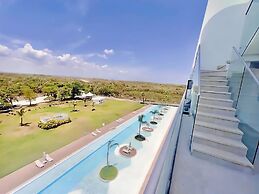 Ph in Cana Rock Star With Golf View And Pool