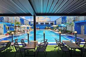 Casa Blu Hotel & Resort