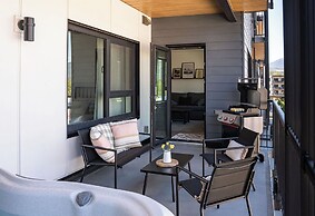 The Selkirk House by Revelstoke Vacations