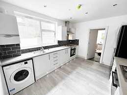Minet Gardens RM 1