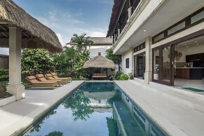 Villa Gading by Alfred in Bali
