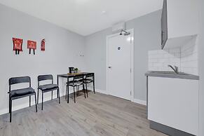 Captivating 1-bed Studio in West Drayton