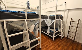 Hideout Hostel