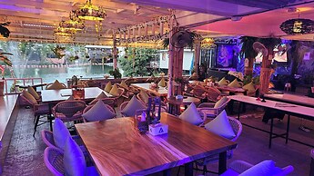Hideout Hostel