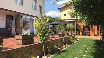 Aurora Guest House