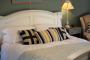 Eagle House- Award Winning B&B and Apartment
