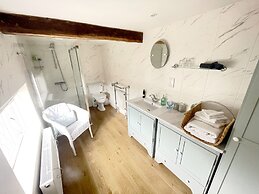 Eagle House- Award Winning B&B and Apartment