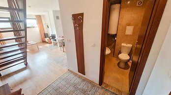 1BR Bright 300mbps Wifi Duplex - Two Floors