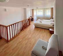 1BR Homey Duplex 300mbps Wifi 2 Floor With Washer