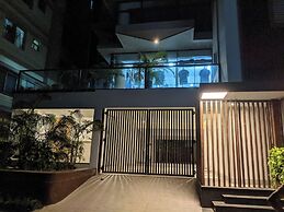 Hotel Nyzote Inn